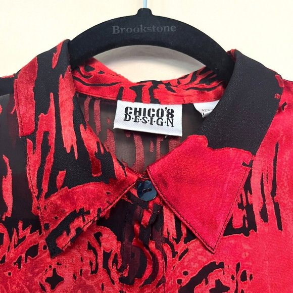 Chico's Design Sz 1 Red Black Floral Silk Top button Front Long Sleeve Split Hem - Picture 7 of 16
